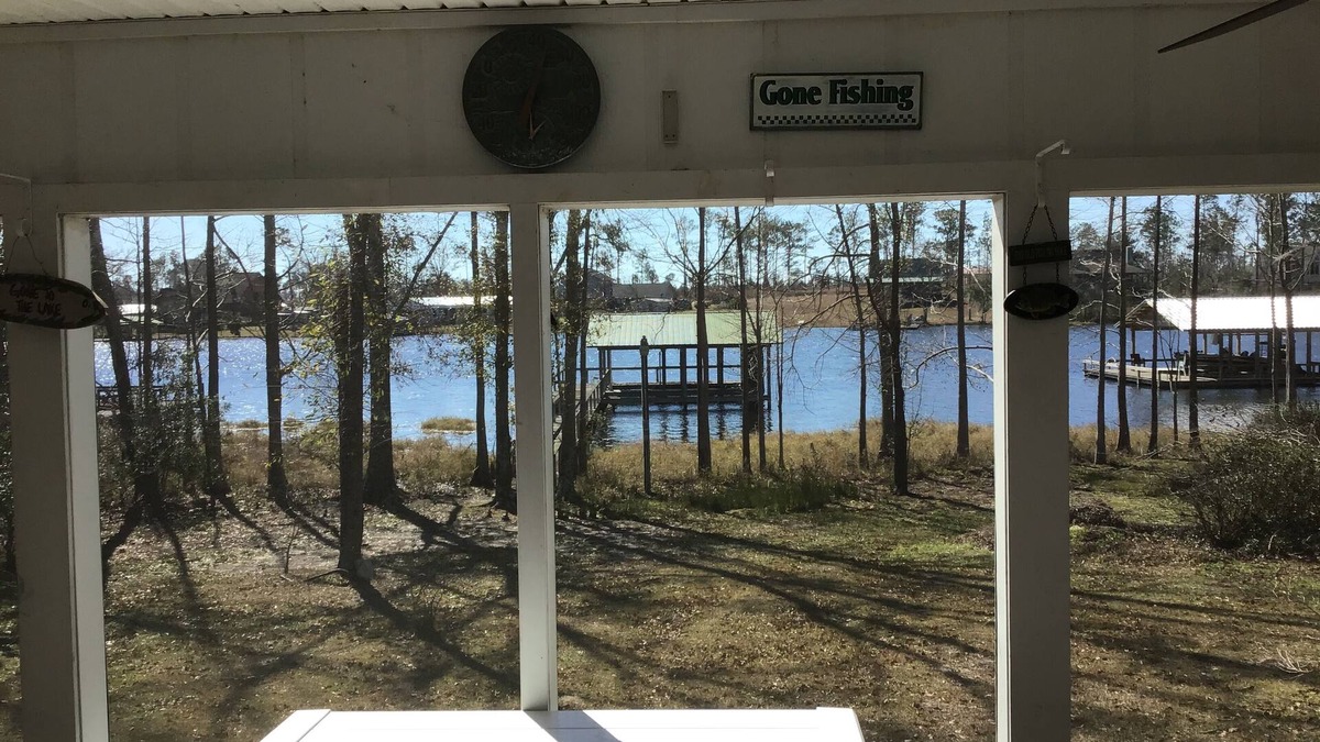Donalsonville House | Lakefront beauty with boat lift.