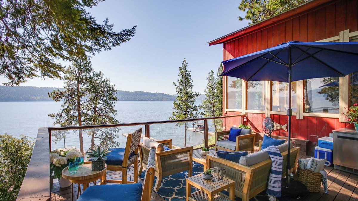 Rockford Bay Cabin | Lakefront Bliss: Coeur d'Alene Cabin w/Dock!