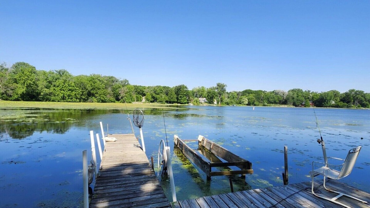Ingleside House | Lakefront Bliss: Your Ultimate Vacation Haven Surrounded by Nature