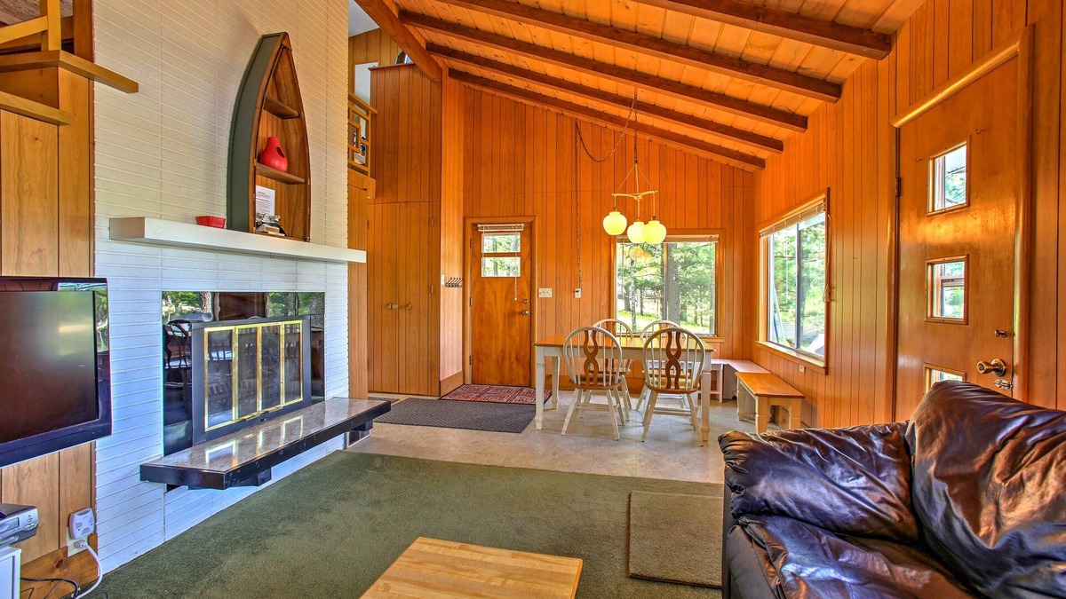 Branch Cottage | Lakefront Branch Cottage w/Dock, Kayaks & Grill!