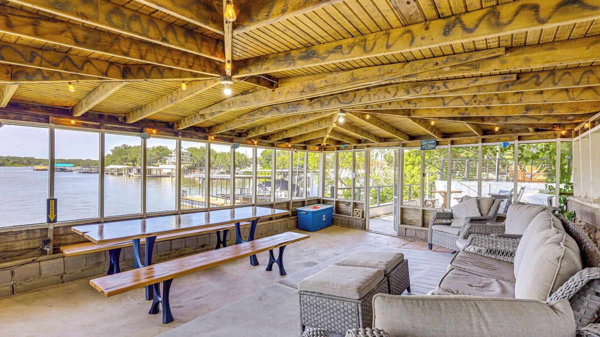 Brownwood House | Lakefront Brownwood Home w/Private Boat Dock