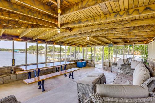 Brownwood House | Lakefront Brownwood Home with Private Boat Dock