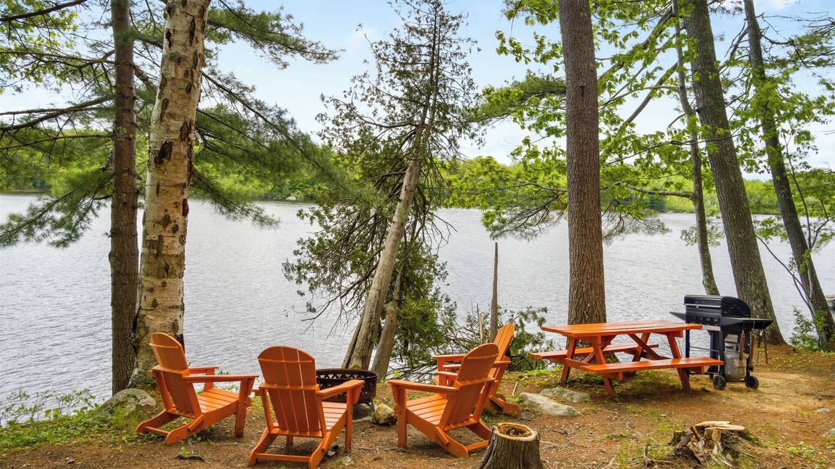 Orland Cabin | Lakefront Buoy Cabin Tiny Cabin @ Getogether Stays