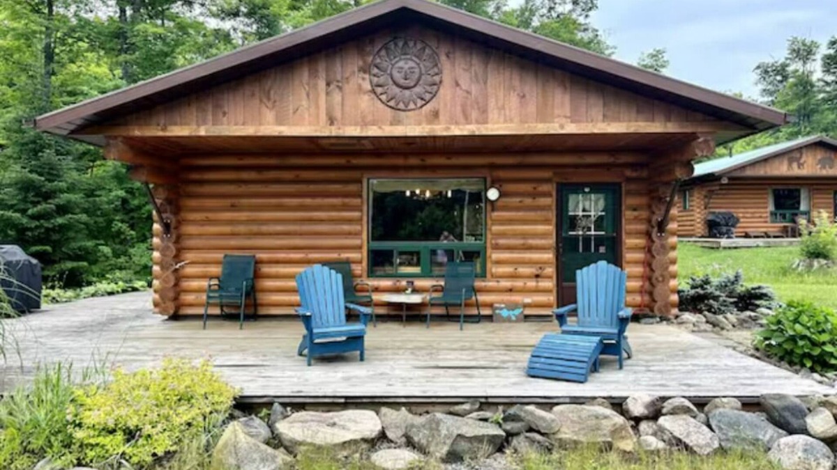 Unorganized Centre Parry Sound Cabin | Lakefront Cabin #4 - 4 Season - Sleeps 7