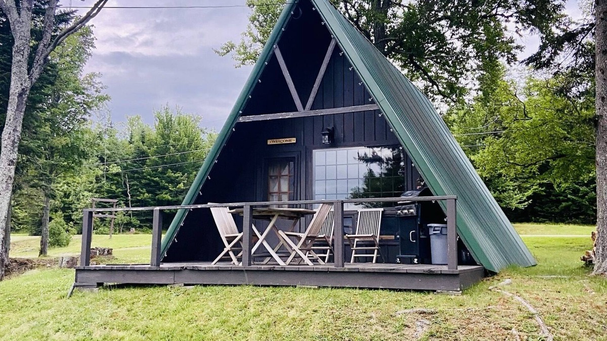 Pittsburg Cabin | Lakefront Cabin on Back Lake w trail access, and private dock.