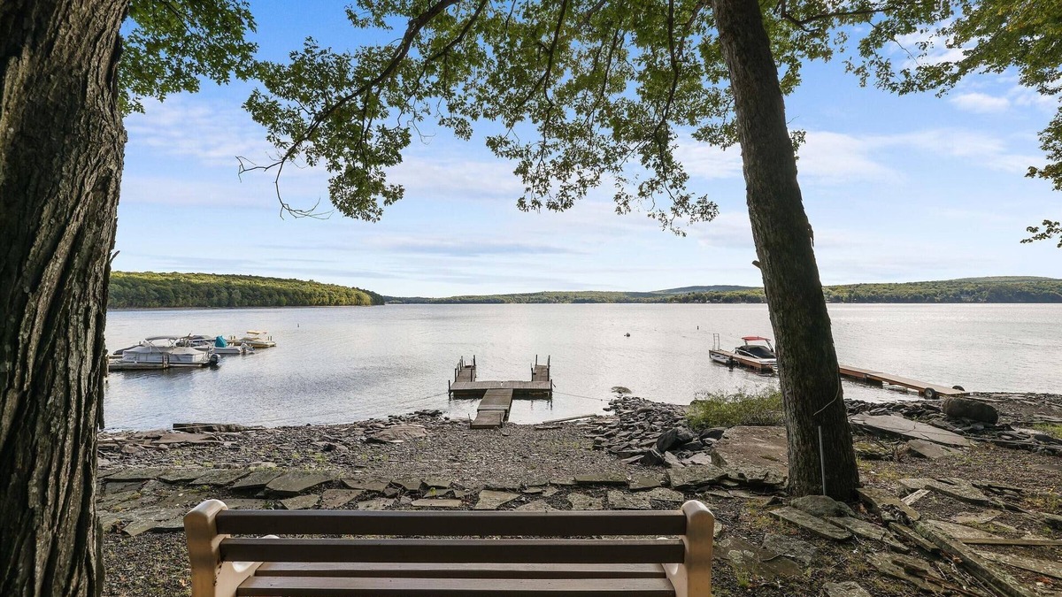 Sunny Point Cabin | Lakefront Cabin on Lake Wallenpaupack!