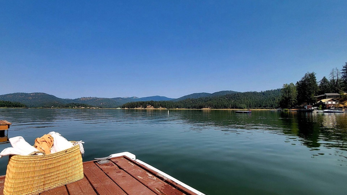 Newman Lake Cabin | Lakefront Cabin on Newman Lake