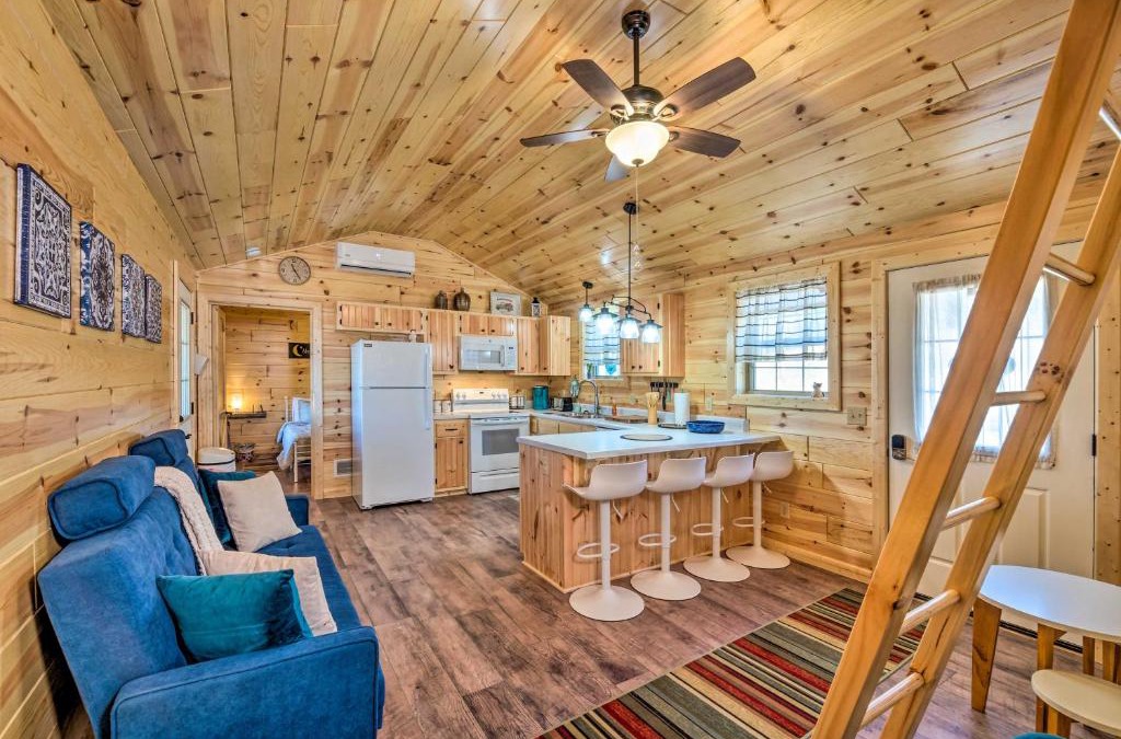 Cub Run House | Lakefront Cabin Private Dock, Trails, Cave, Etc!