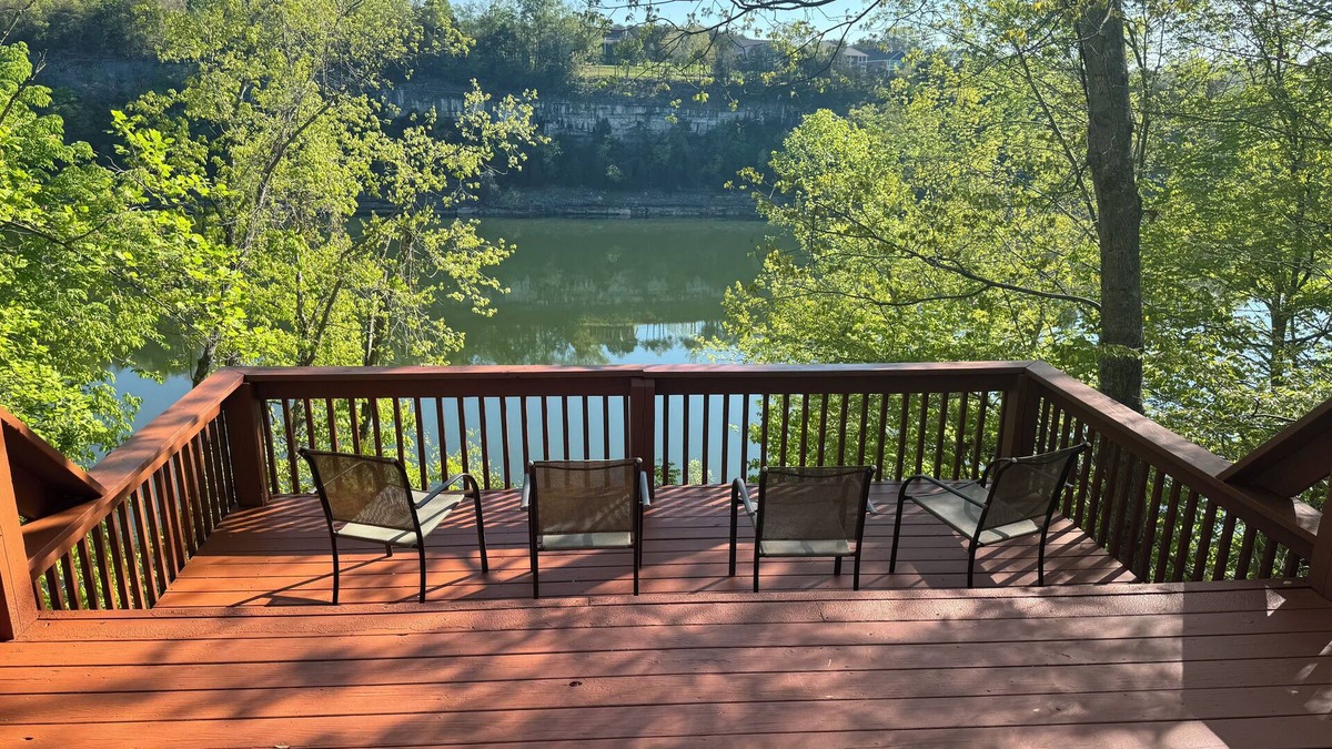 Sloans Valley Cabin | Lakefront Cabin: Private Water Access, Boat Parking, Lake View & Wi-Fi