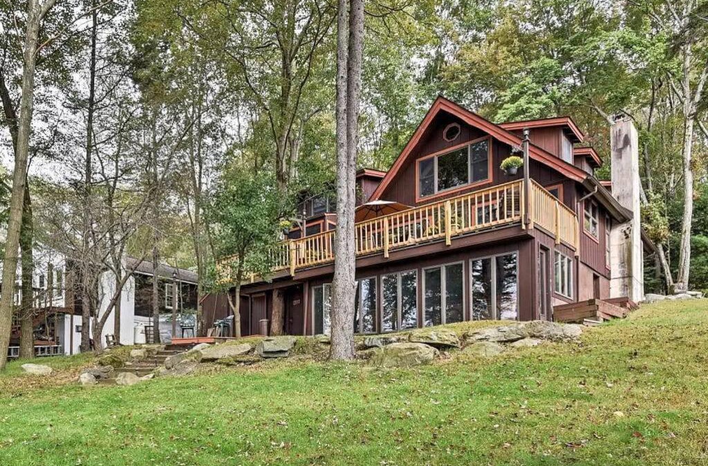 Pocono Lake House | Lakefront Cabin Pvt Beach and Dock - Sunset Marina
