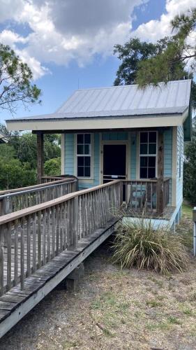 Braden River House | Lakefront Cabin Rental in Bradenton, Florida