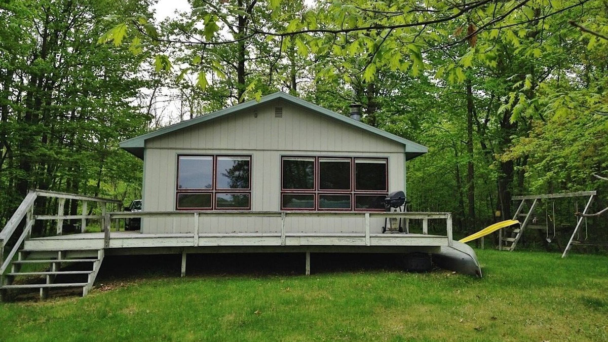 Longville Cabin | Lakefront Cabin w/Private Dock: Boat, Fish & Swim