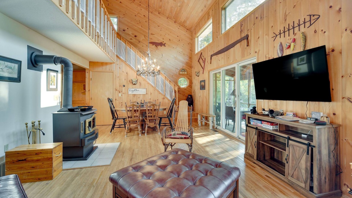Markville Cabin | Lakefront Cabin w/Private Dock + Beach + Fire Pit