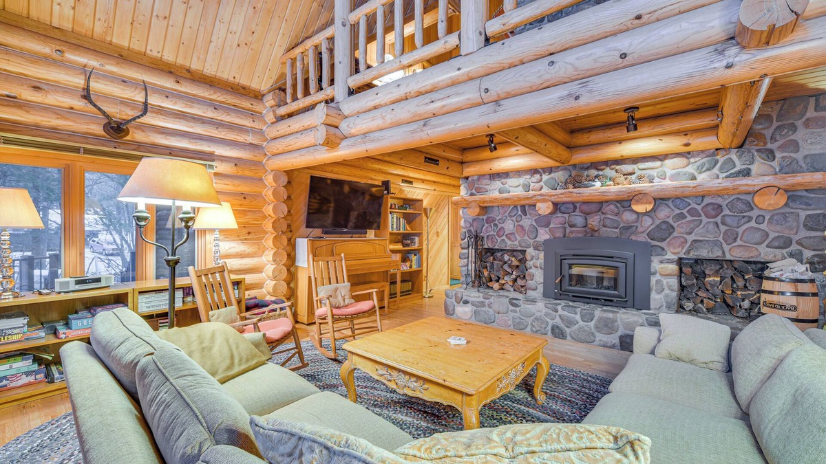 Webster Cabin | Lakefront Cabin w/Sauna & Dock in Webster!