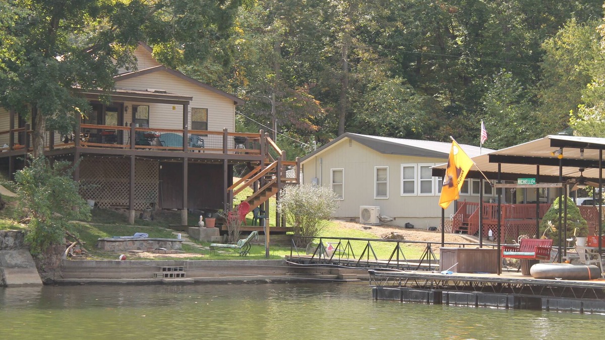 Gravois Mills House | Lakefront cabin with bunkroom sleeps 8. Quiet no wake cove.