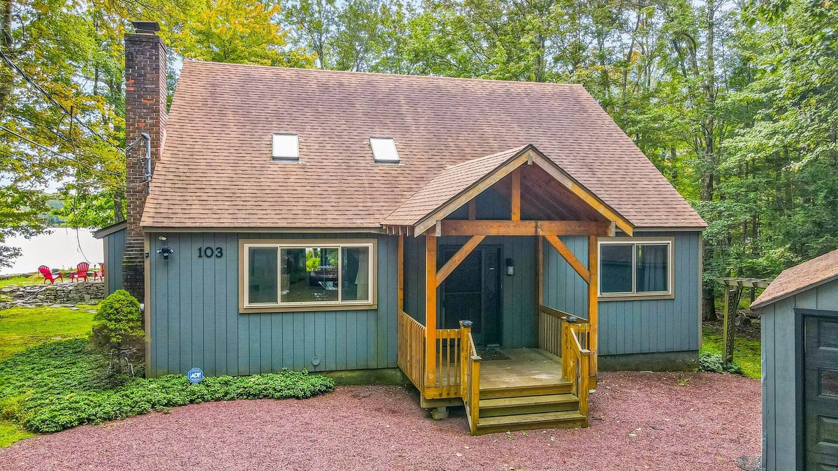 Pocono Summit Cabin | Lakefront cabin with sauna, dock, & screened porch - near resort/golf/casinos
