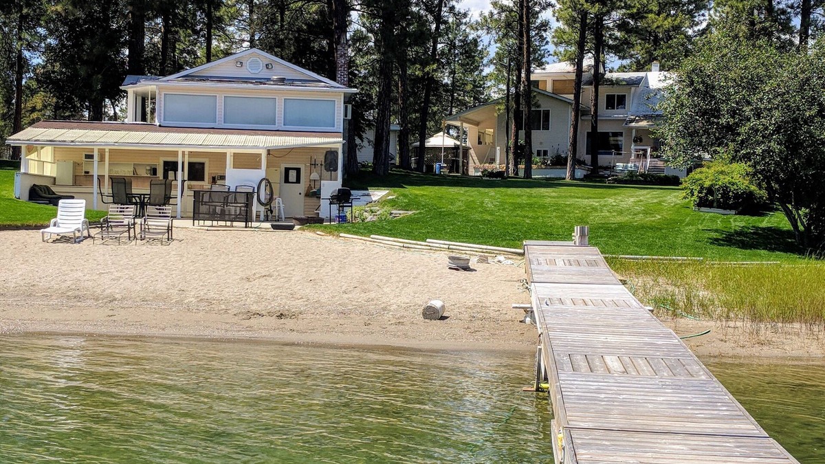 East Kootenay House | Lakefront Cabin With Outstanding Views Of Wasa Lake & The Rocky Mountains.