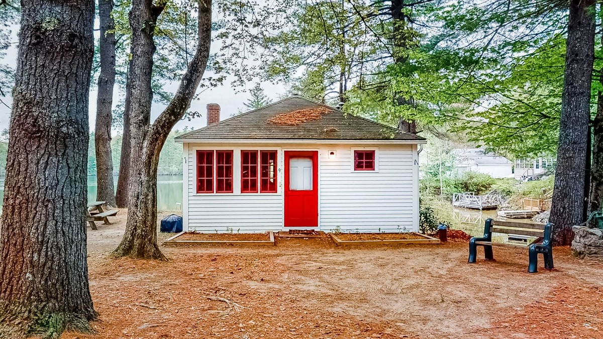 Raymond Cottage | Lakefront cabin with private dock, 2 kayaks & panoramic views