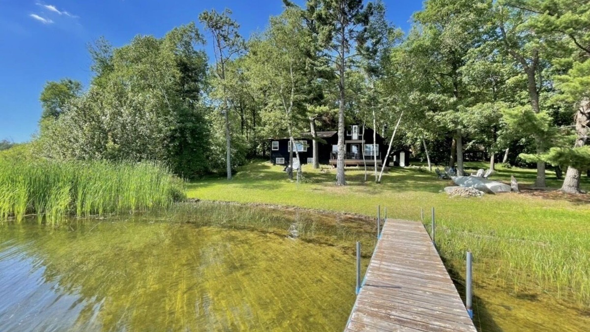 Longville Cabin | Lakefront Cabin with tons of trails!