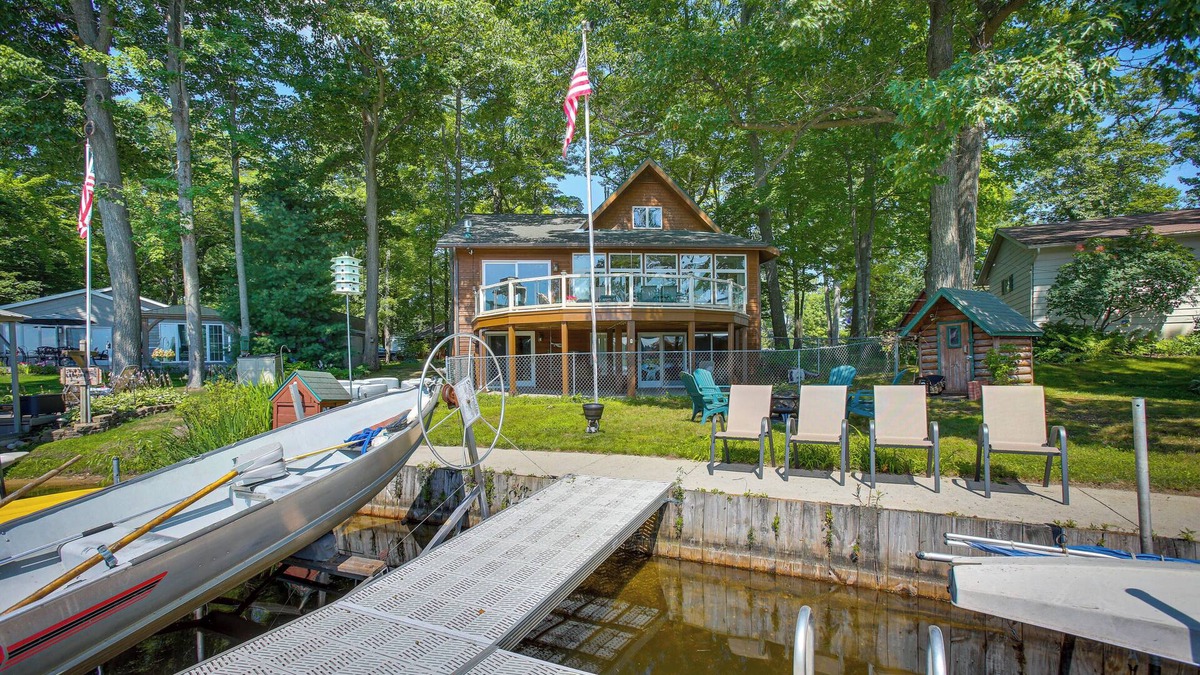 Cadillac House | Lakefront Cadillac Retreat w/Sauna + Boating!