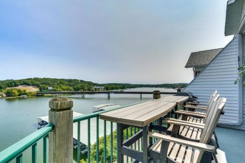 Camdenton Apartment | Lakefront Camdenton Condo Near Ha Ha Tonka and Golf!