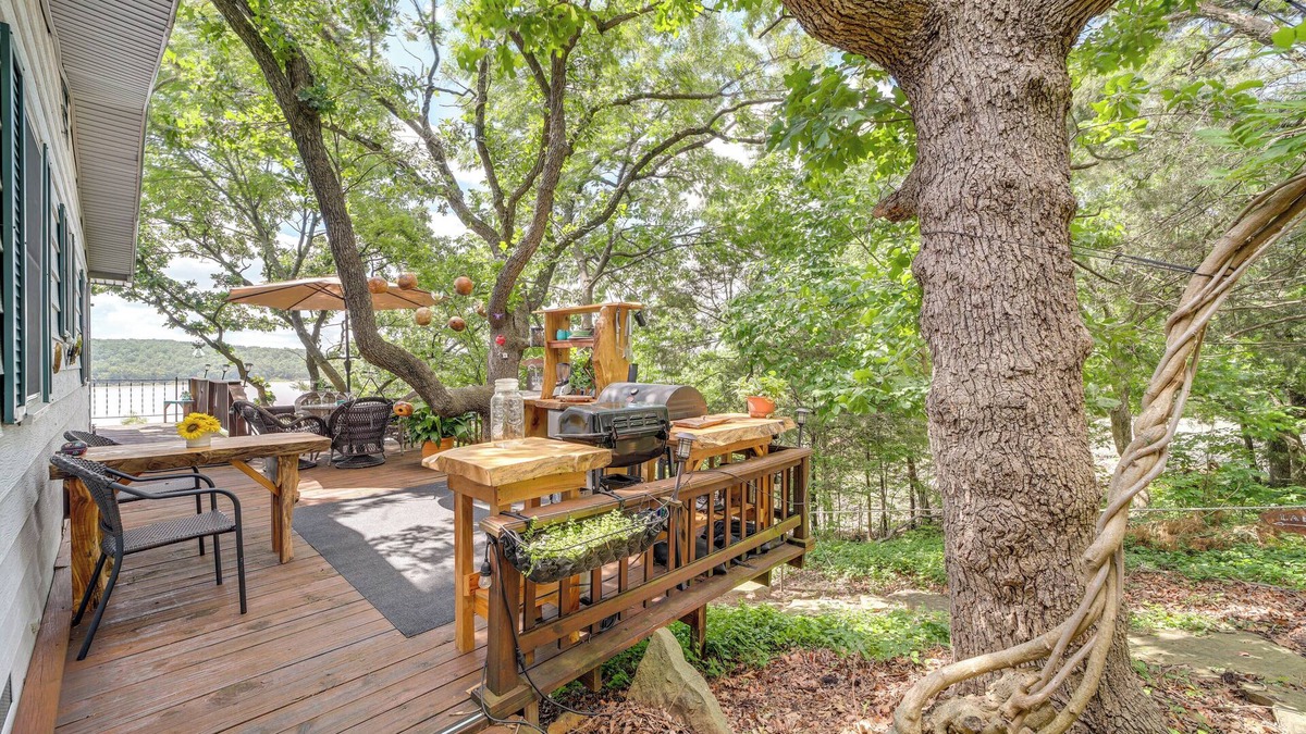 Longtown Cottage | Lakefront Canadian Gem: Hot Tub, Decks & Grills