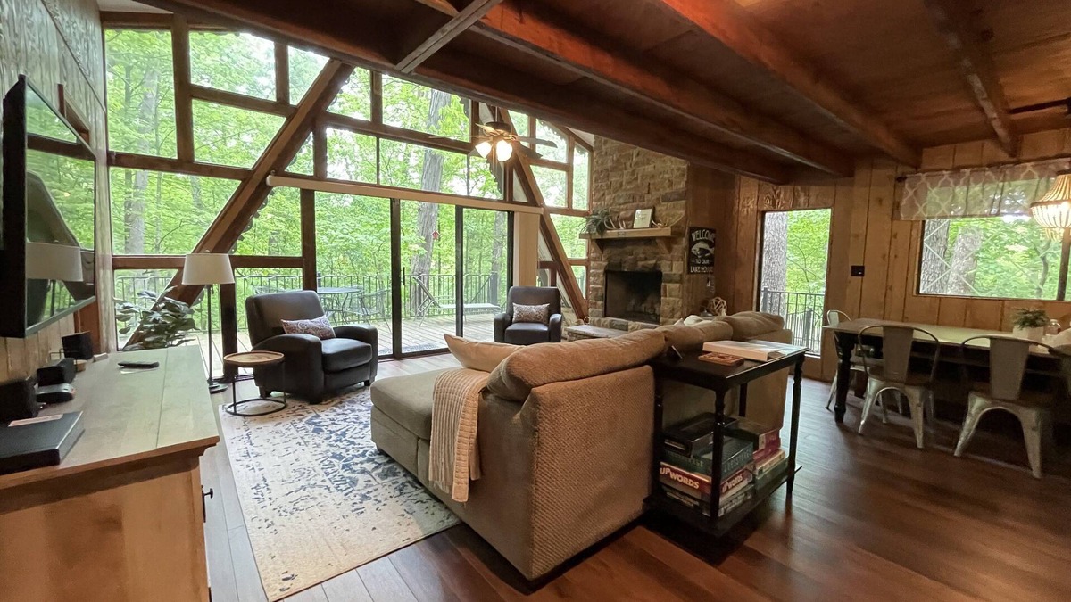 Innsbrook Ski Chalet | Lakefront Chalet; Hot Tub, Dock, Firepit, Boat, Kayaks, Beach, POOL, and WIFI!
