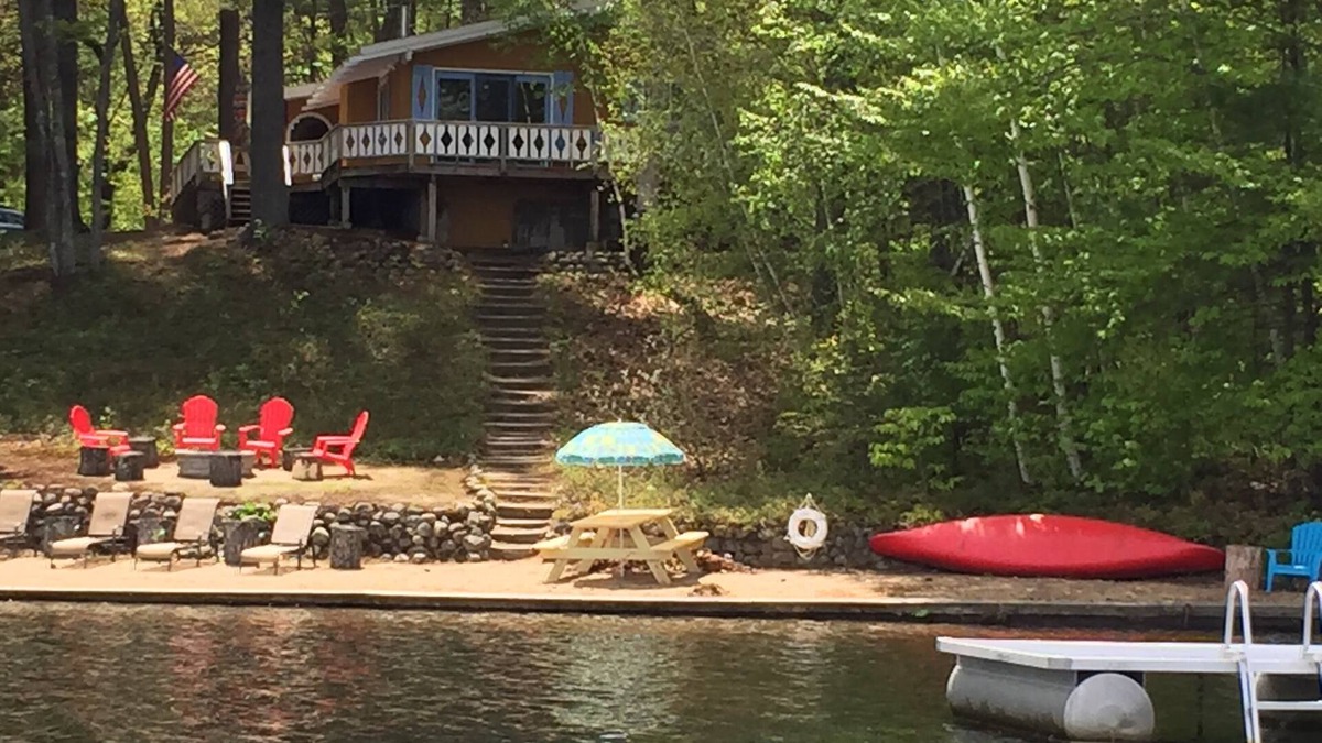 Conway Ski Chalet | Lakefront Chalet in the White Mountains 3 bedrooms-Sleeps 5 NH. License # 044583