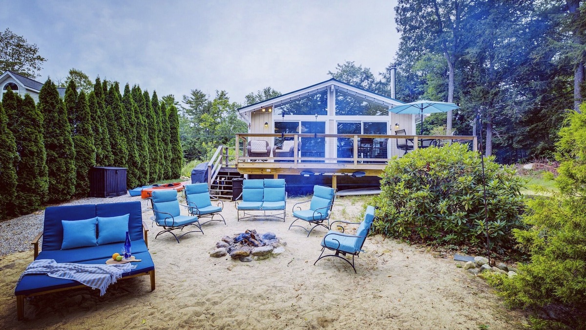 Barnstead Cabin | Lakefront Chalet/Kayaks/Family-friendly/Stunning Views