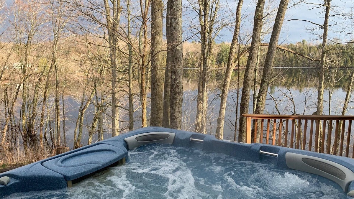 Arden House | Lakefront Chalet located on 70 private acres of Beautiful Canadian Shield