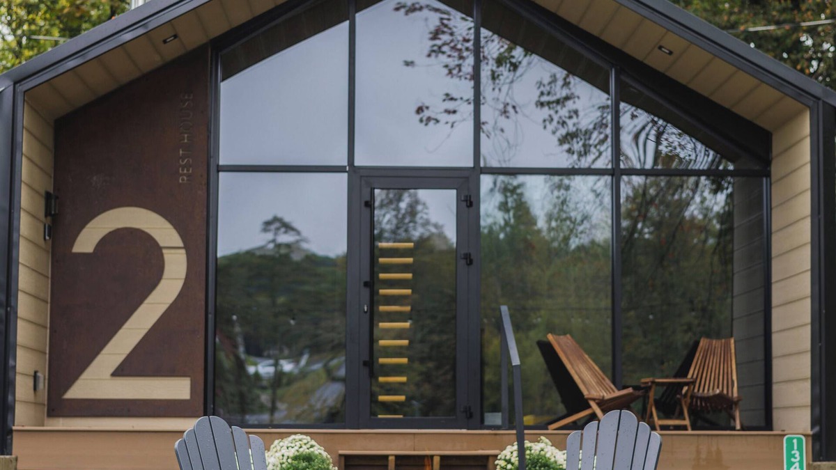 Scotrun Ski Chalet | Lakefront Chalet Pocono with Fishing/Paddle Boats