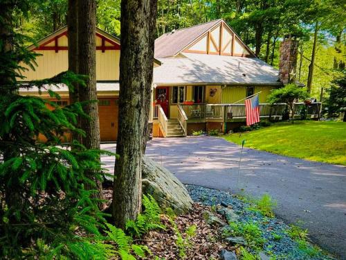 Locust Lake Village Ski Chalet | Lakefront Chalet with Pontoon boat & golf cart