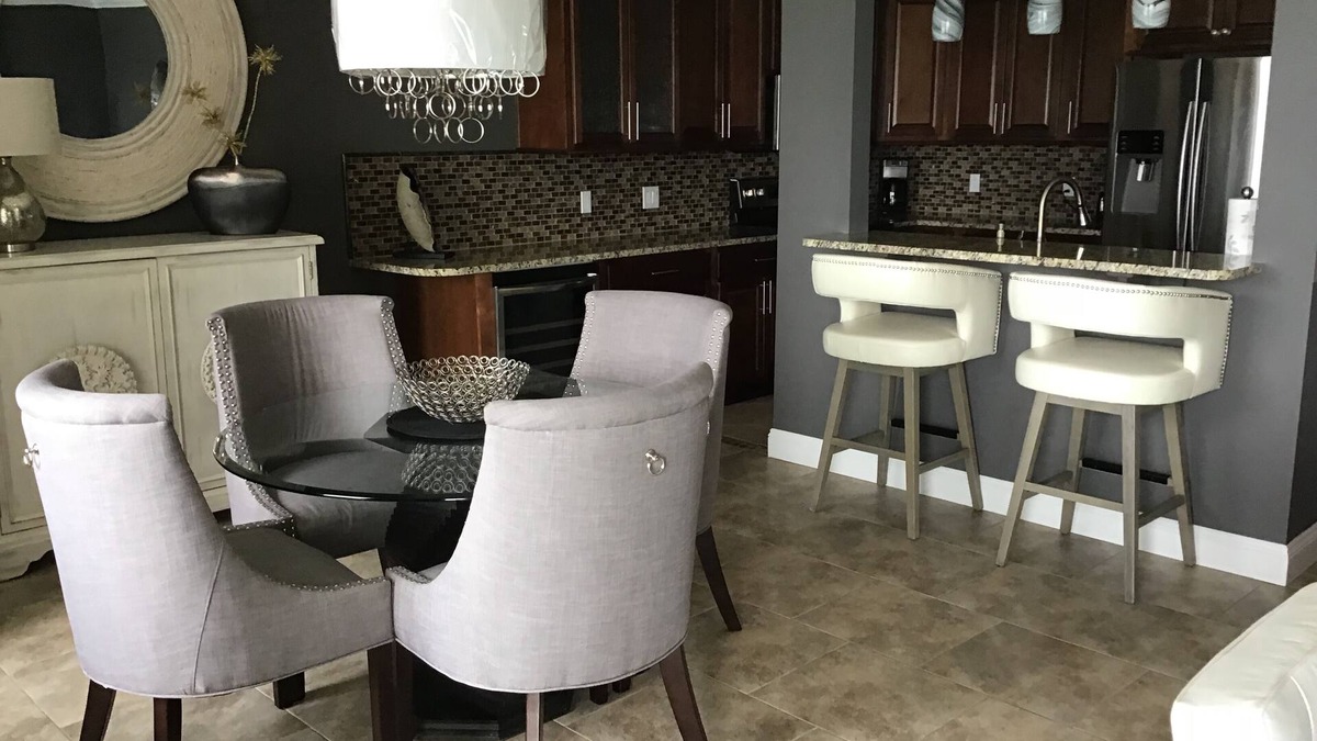 Geneva-on-the-Lake House | Lakefront condo -2BR/2Bath Sleeps 4 Private beach and lake front balcony
