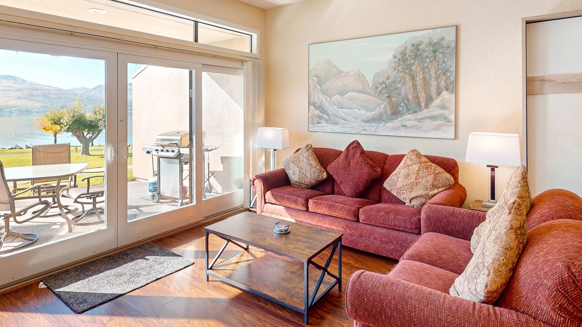 Chelan Condo | Lakefront condo with amazing views, pool, hot tub, beach access, and fireplace