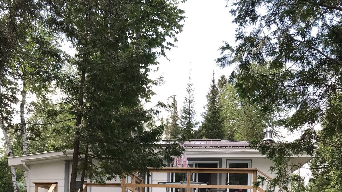 Abitibi-Temiscamingue Cottage | Lakefront cottage