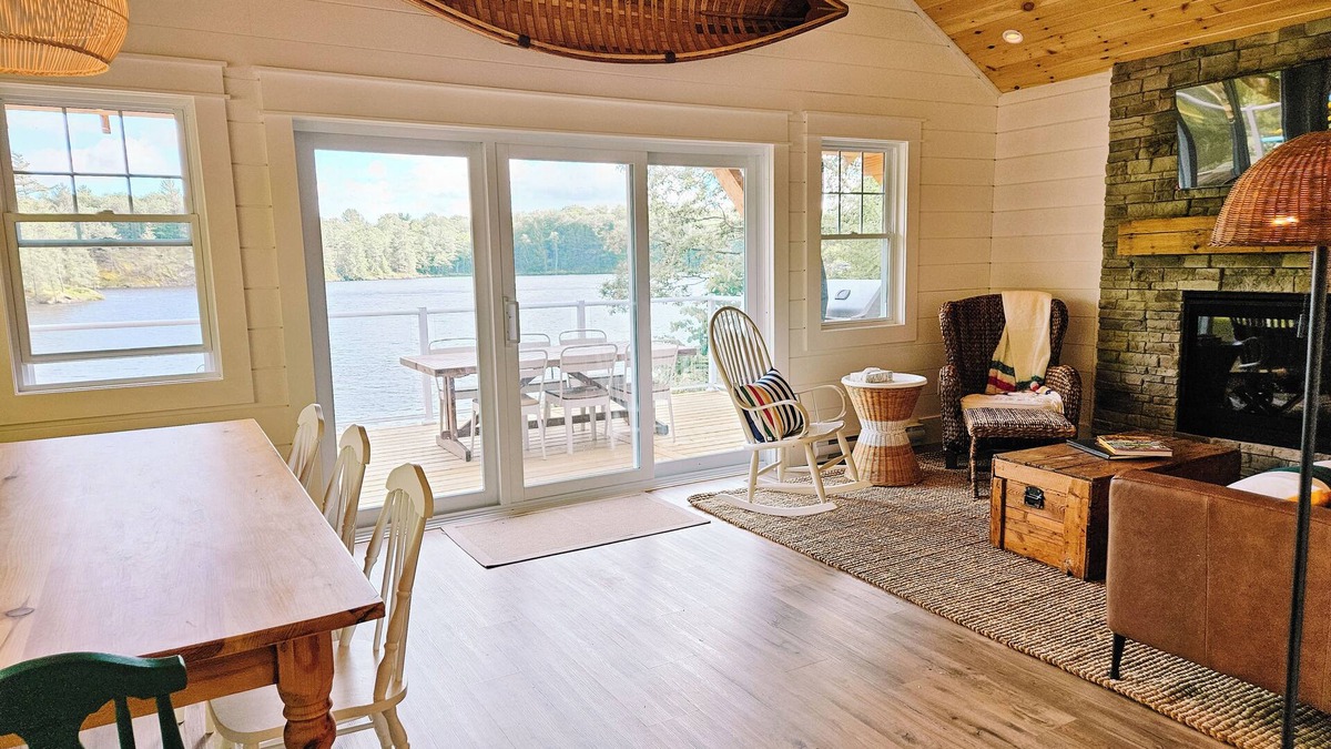 Torrance Cottage | Lakefront Cottage in Muskoka | SAUNA & Beach