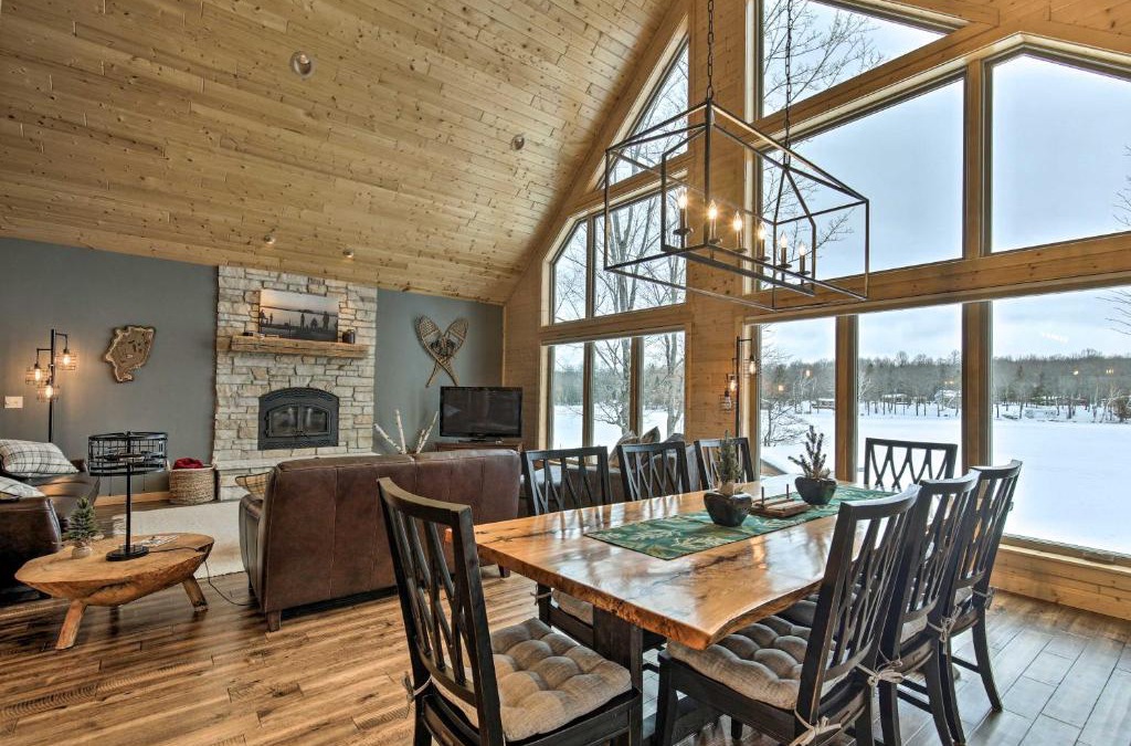 Iron River House | Lakefront Cottage in Iron River 3 Mi to Skiing!
