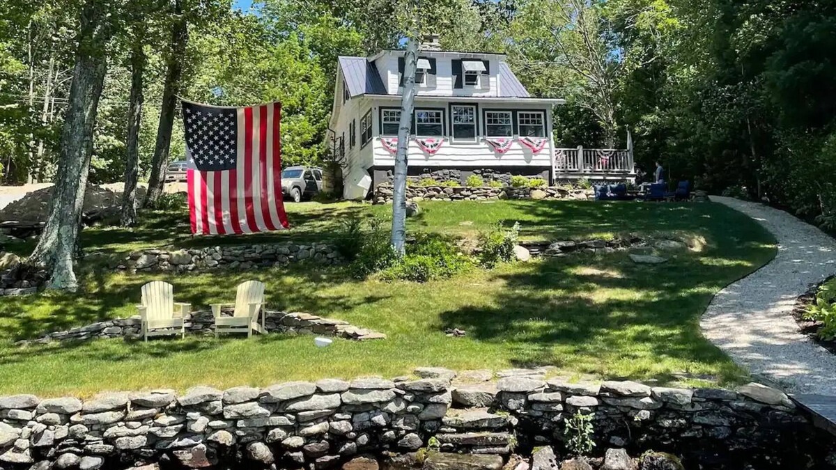 Otis Apartment | Lakefront Cottage in the Berkshires