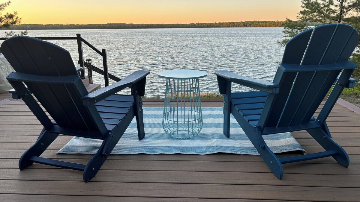 Honor Cottage | Lakefront cottage, kayaks, fire pit, AC, WiFi, deck, 140ft private frontage.