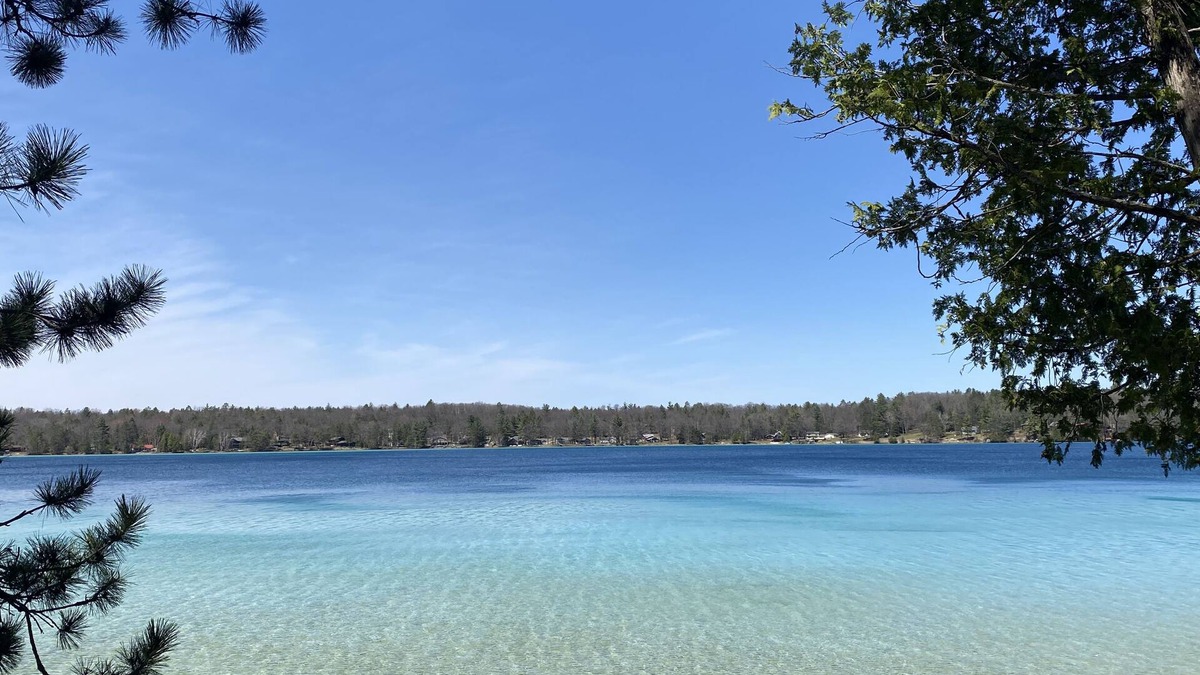 Hillman Cottage | Lakefront Cottage on Gorgeous Lake Avalon