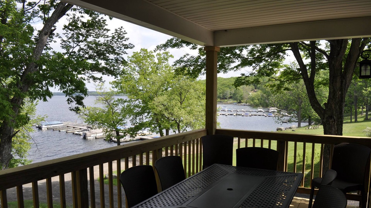 Hawley House | Lakefront Cottage On Lake Wallenpaupack