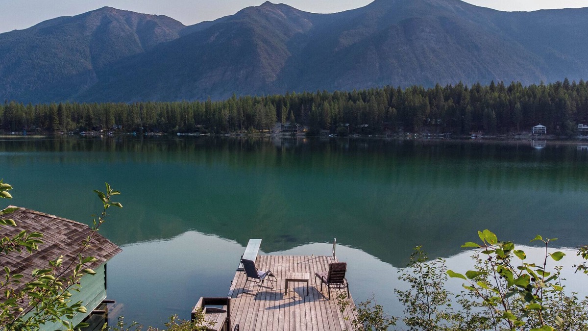 East Kootenay Cottage | Lakefront Cottage on Rosen Lake