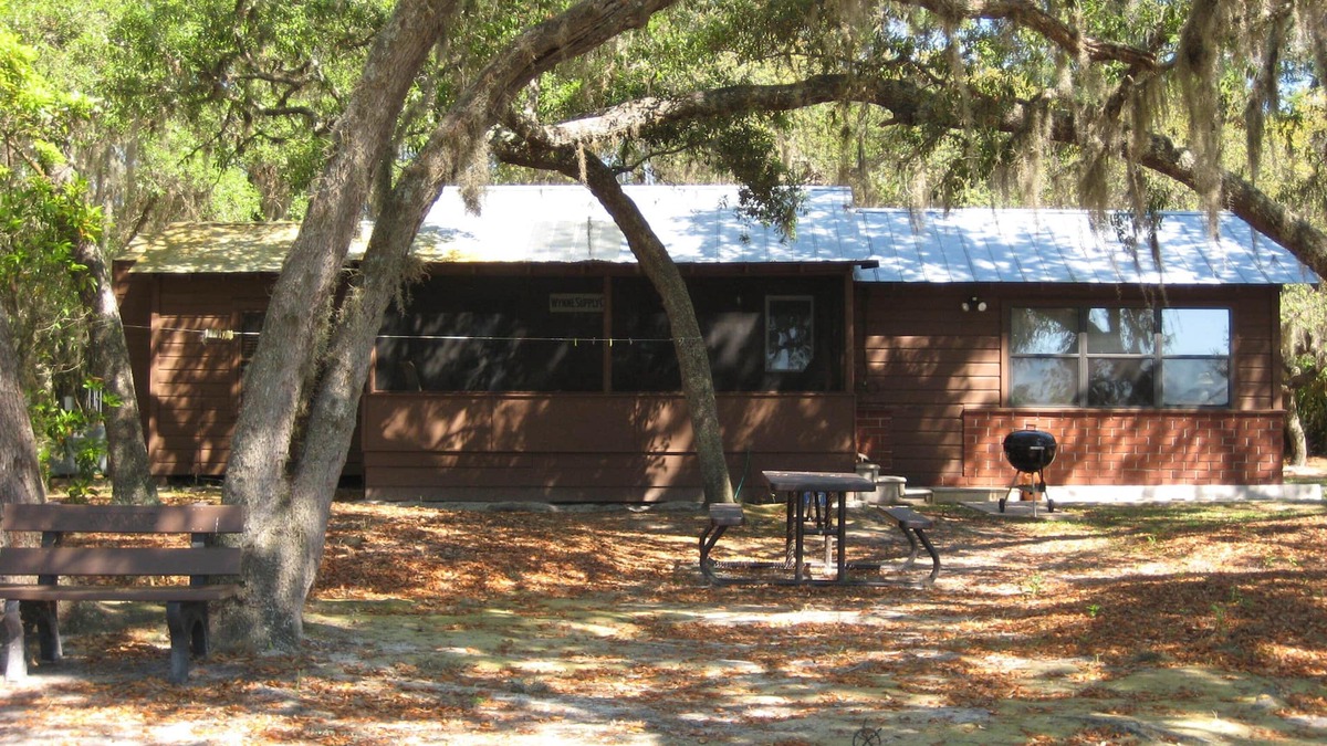 Edgar Cottage | Lakefront Cottage Near Forest & Cities with canoes, grill, and more!