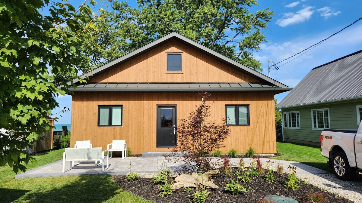 Dashwood Cottage | Lakefront Cottage with Private Beach, in beautiful Grand Bend