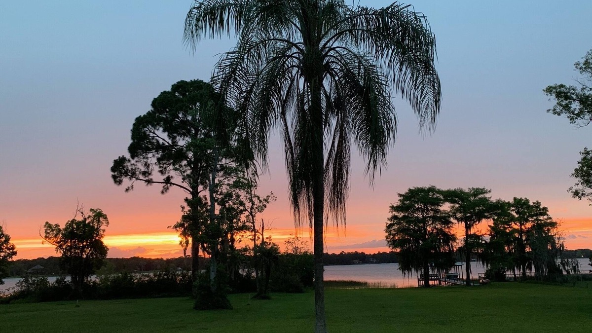 Eustis Cottage | Lakefront Cottage with Dock and Sunset Views, Mount Dora
