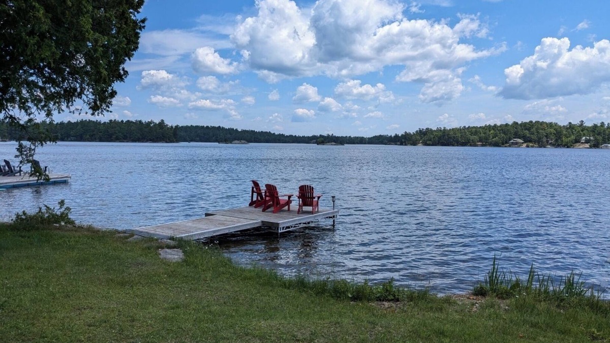 Kawartha Park Cabin | Lakefront cottagenTrue cottage charm.wide open lake views