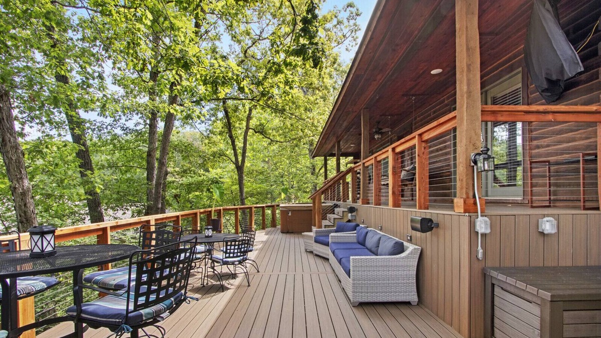 Rogers Cabin | Lakefront Cozy Cabin w/hot tub