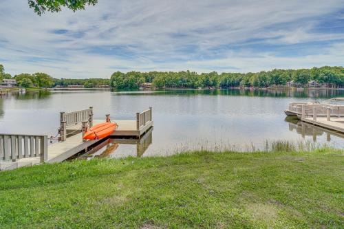 Fairfield Glade Apartment | Lakefront Crossville Condo - Fish, Boat and Golf!