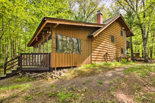 Cumberland House | Lakefront Cumberland Cabin with Dock and Fire Pit!