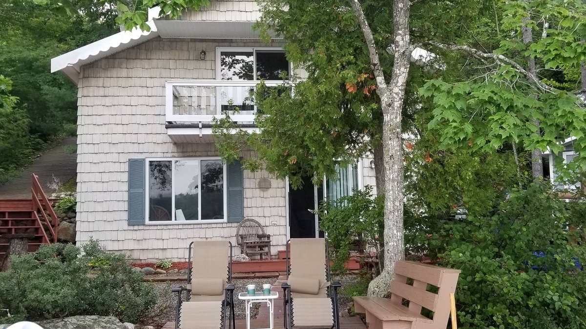 Otis Cottage | Lakefront Delight!